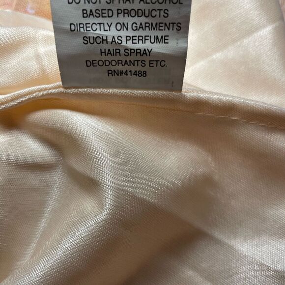 NWT  Mac Duggal Sequin Floral Tulle Dress | Style #5716 | Size 16 | Romantic & R - Picture 13 of 16